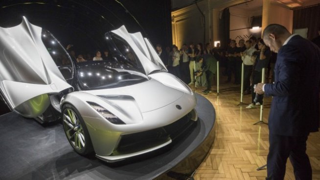 Geely планира да набере 1 млрд. долара за развитието на електромобилите на Lotus