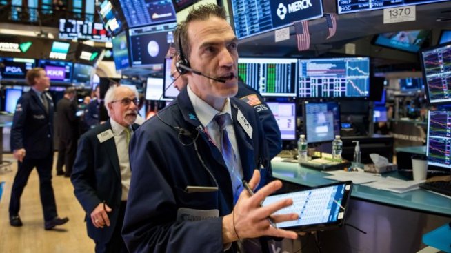 Цикличните акции поведоха ръстовете на Wall Street на фона на засилена волатилност