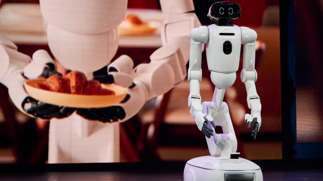 Хуманоидните роботи печелят публиката, но предизвикателствата остават