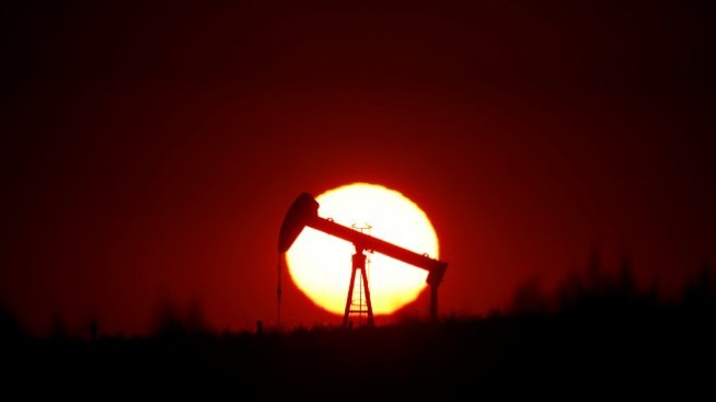 Цените на петрола остават стабилни след сигнала за по-скорошна търговска сделка*