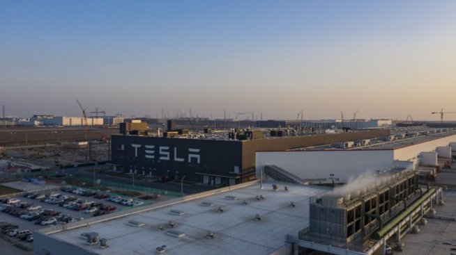 Какво означава фабриката край Берлин за бъдещето на Tesla в Китай?