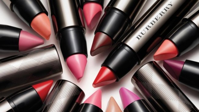 Burberry ще предостави лиценз за управлението на част от бранда си на Coty