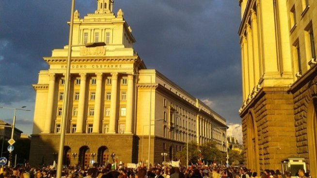 БСП приема решението на Пеевски да се оттегли от поста си