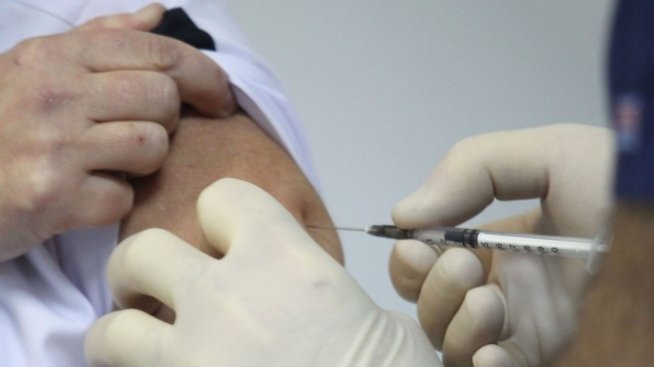 Великобритания отваря събития за посетители само с ваксинационни сертификати