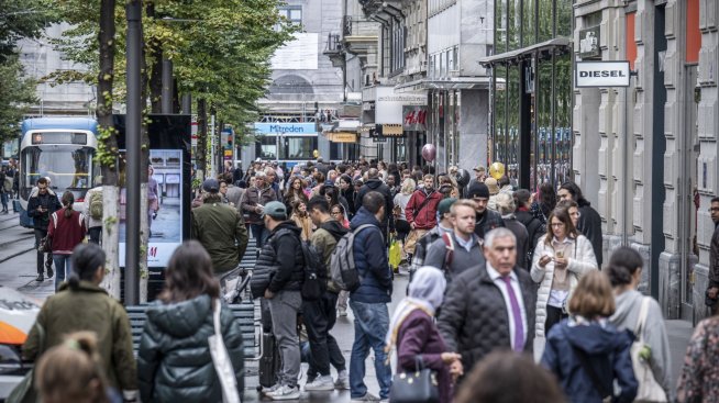 Инфлацията в Швейцария неочаквано се забави до 3,3% през септември