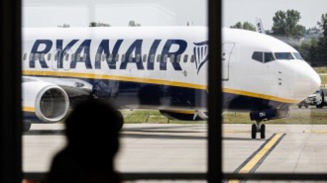 Ryanair очаква по-голяма загуба за годината заради омикрон