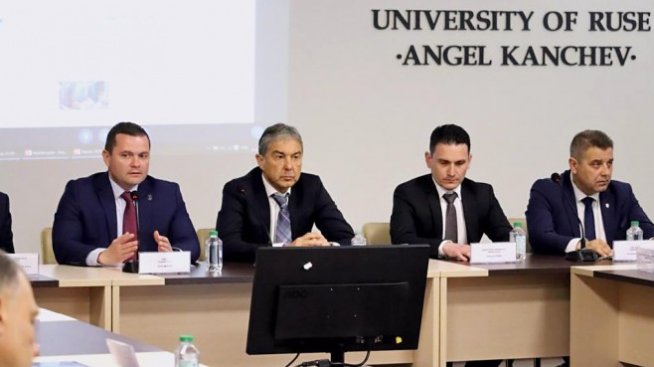 Вл. Върбанов: Електромобилите в България ще достигнат 30 хиляди броя до 2026 г.