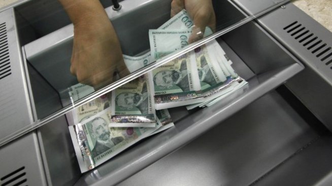 Спестяванията на домакинствата нарастват със 7% на годишна база