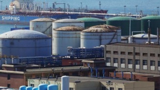 Цените на петрола се повишиха след решението на Фед да свие лихвите*