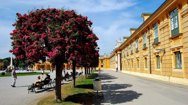 Кои са най-предпочитаните дестинации за самолетни екскурзии от българите през май?