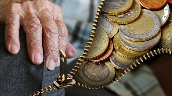 Над 1,2 милиона пенсионери ще получат великденски добавки