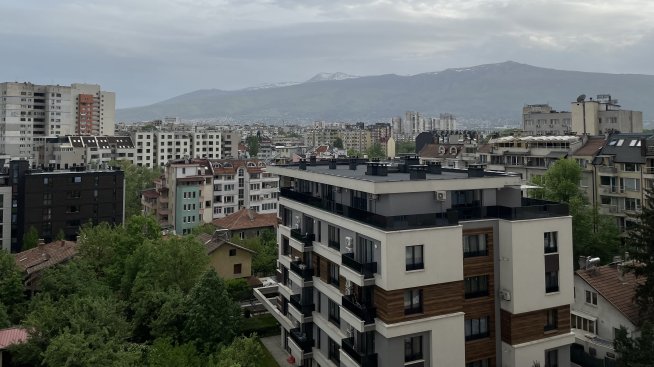 Експерт: Ниските лихви водят до силен имотен пазар, който не е &bdquo;балонен&ldquo;