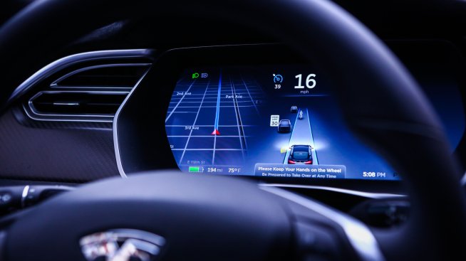 Моят&nbsp;Autopilot&nbsp;почти ме уби - документи от Tesla поставят под съмнение обещанието на Мъск