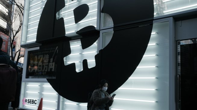 Биткойнът поевтинява и дърпа със себе си широкия криптопазар