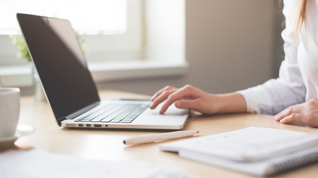 Средната брутна заплата на жените в България е с 20% по-ниска от тази на мъжете