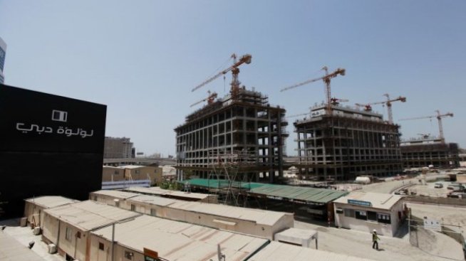 Дубай продължава с мащабното строителство