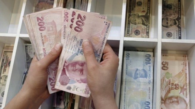 Турската лира поевтиня до ново дъно 