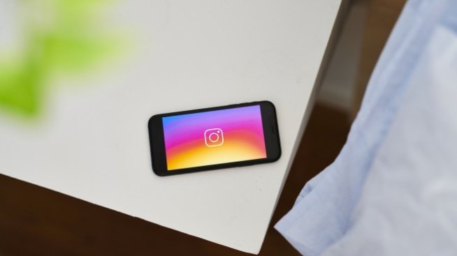 Facebook слага на пауза проекта Instagram за деца