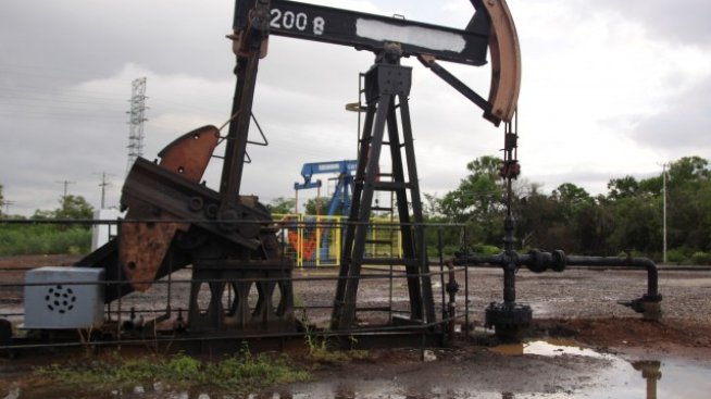 При липса на споразумение петролът може да поевтинее до под 40 долара за барел