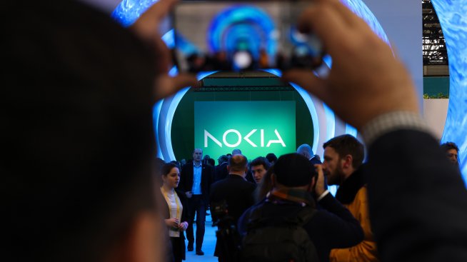 Печалбата на Nokia се срива с 30% заради митата и слабия долар