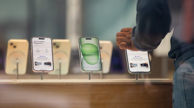 Възходът на акциите на Apple през август дава надежда на притеснените инвеститори