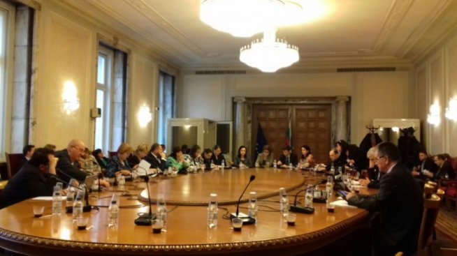 Депутатите замразиха избора на нови заместник-председатели на КФН