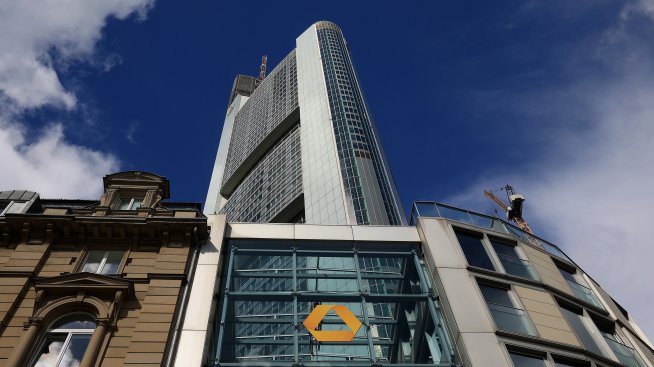 UniCredit ще поиска разрешение от ЕЦБ да придобие 30% от Commerzbank