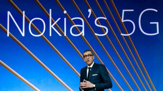Докато Huawei се бори с кризата си, Ericsson и Nokia влизат в битка помежду си