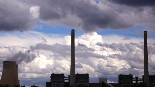 Б. Николов: Парното и топлата вода могат да поскъпнат отново до края на 2018 г.