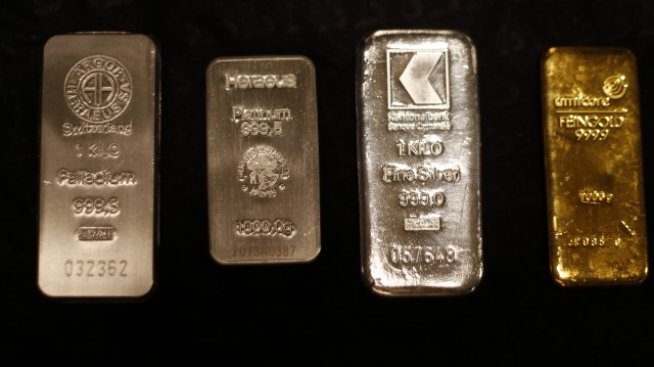 Четири компании са обвинени в манипулиране на цените на платината и паладия