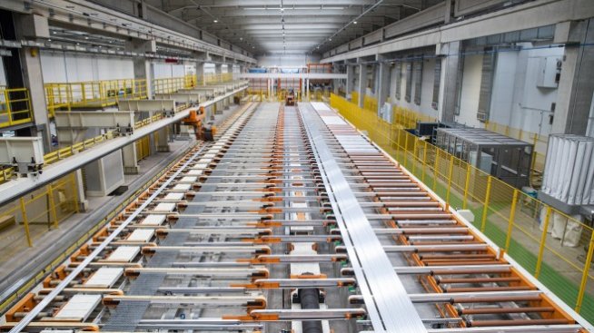 Алуминият дава силен тласък на електромобилната ни индустрия  