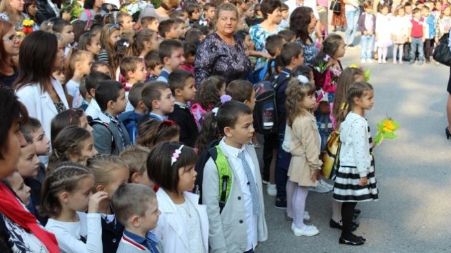 Почти половината учители са на възраст над 50 години