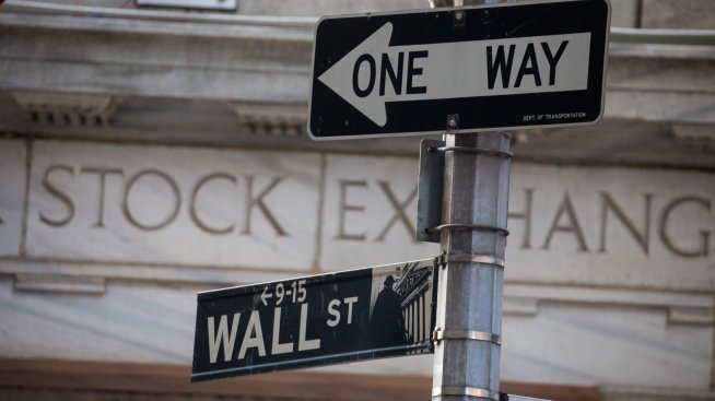 Dow Jones отбеляза лек спад след придобиването на First Republic от JPMorgan Chase