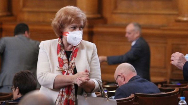 Менда Стоянова: Мярката 60/40 е за бизнесите с намален оборот