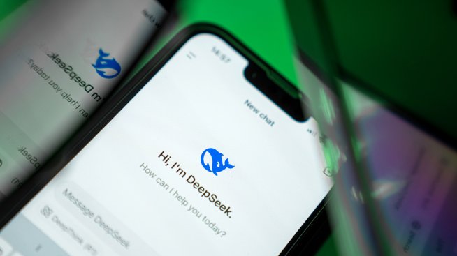 DeepSeek завладява потребителите, докато правителства и бизнес предприемат мерки за защита