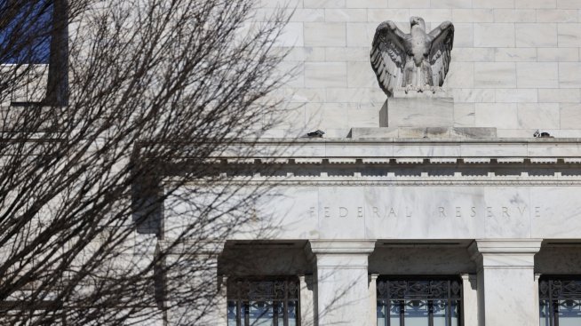 Федералният резерв се бори с проблеми, създадени от самия него