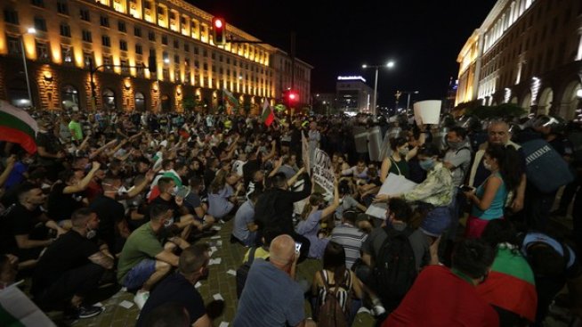 Галъп: 58% приемат, че е нужна оставка на правителството, 32% са против