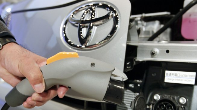 Toyota се присъединява към мрежата от конектори на Tesla в САЩ