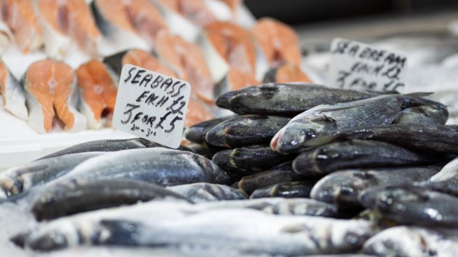 Търговията на дребно се е свила в еврозоната и в ЕС през февруари