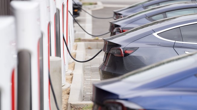 Tesla ще позволи достъп на електромобили от други марки до някои супербързи станции