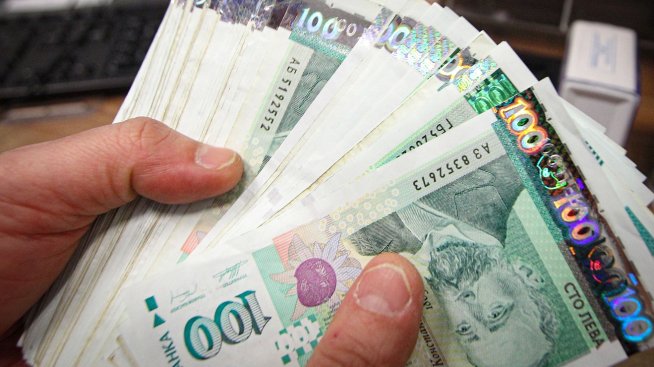 Средната заплата в България в края на миналата година е нараснала до 2123 лв.