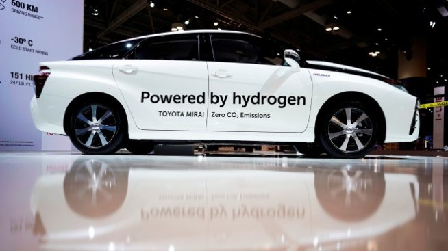 Защо бъдещето е на Toyota Mirai, а не на Tesla?