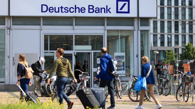 Печалбата на Deutsche Bank засенчи прогнозите въпреки спад на сделките