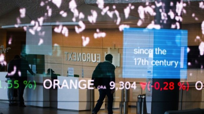 Европейските акции се обезценяват до двумесечно дъно*