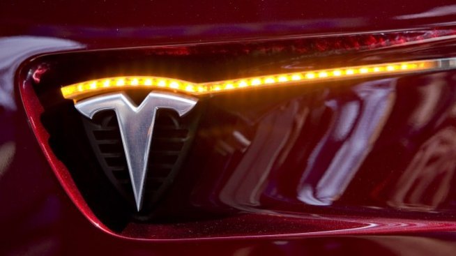 Tesla в S&P 500: Три важни неща за инвеститорите