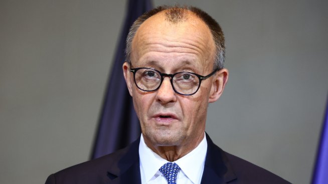 Нова опасност за Мерц: бизнесът предупреждава, че Германия е в състояние на свободно падане