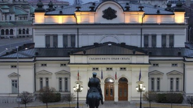 Политолог: Хората искат политиците да поемат отговорност и да управляват