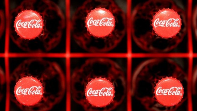 Спад на продажбите извън САЩ натежа на резултатите на Coca-Cola