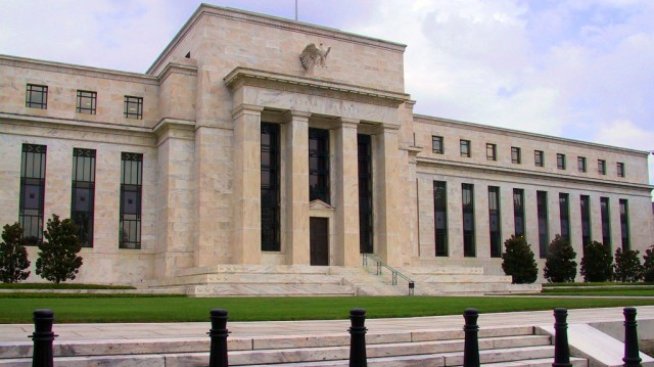 Фед намеква за ново увеличение на лихвите през септември
