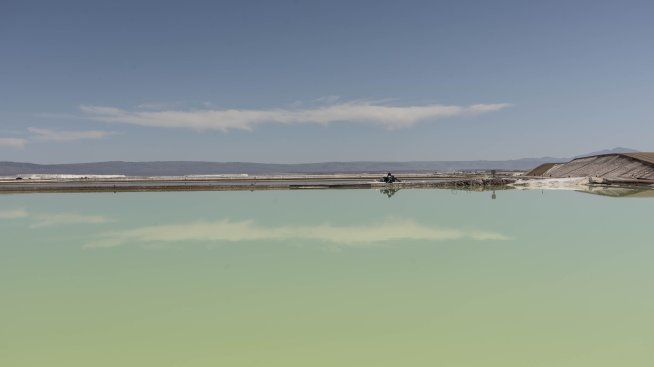 Електромобилите препускат на литиевото увеселително влакче на ужасите